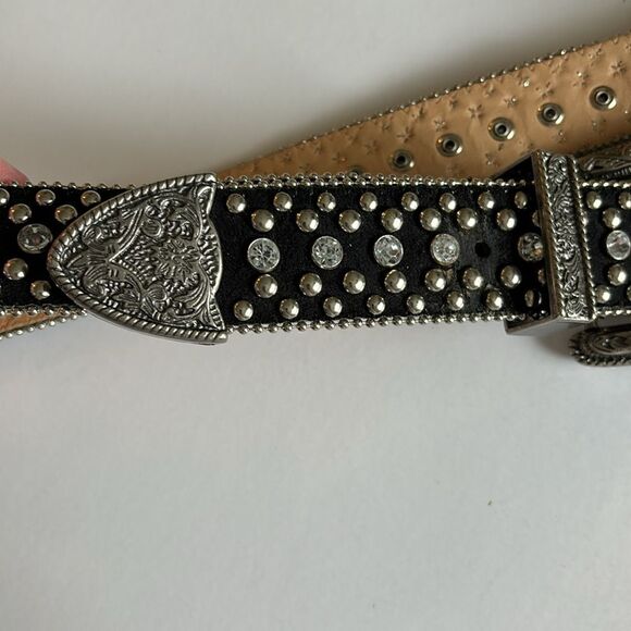 Guess Black Suede Studded Western Style Belt Silver Buckle Size Large - Picture 3 of 9